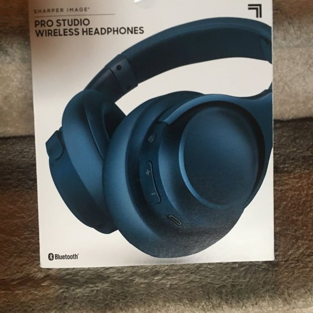 Sharper Image Pro Studio Wireless Headphones(SBTH252BL)